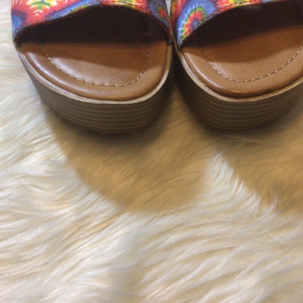 Women’s Blowfish Malibu Size 8.5 Tie-Dye Vegan Platform Slides - Picture 5 of 10